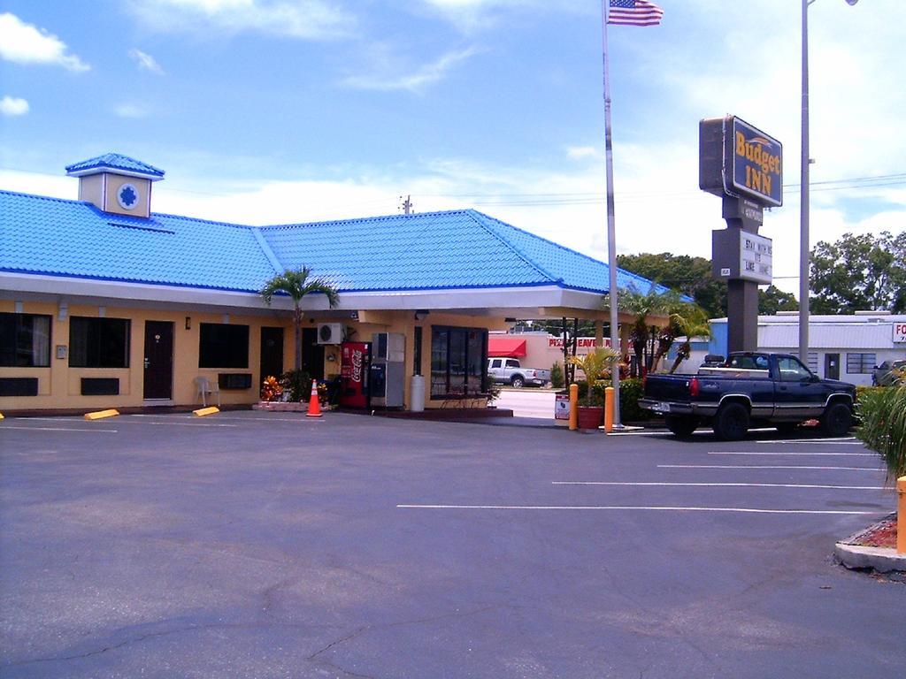 Budget Inn Of Okeechobee Exterior photo